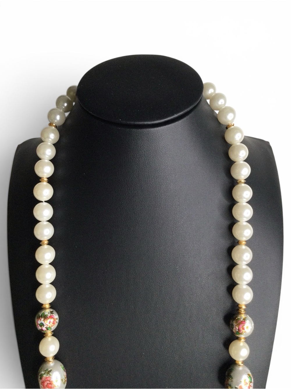 Vtg Graduated Faux‑Pearl Necklace w/ Gray Lacquered Tensha‑Style Floral Beads - Picture 8 of 15